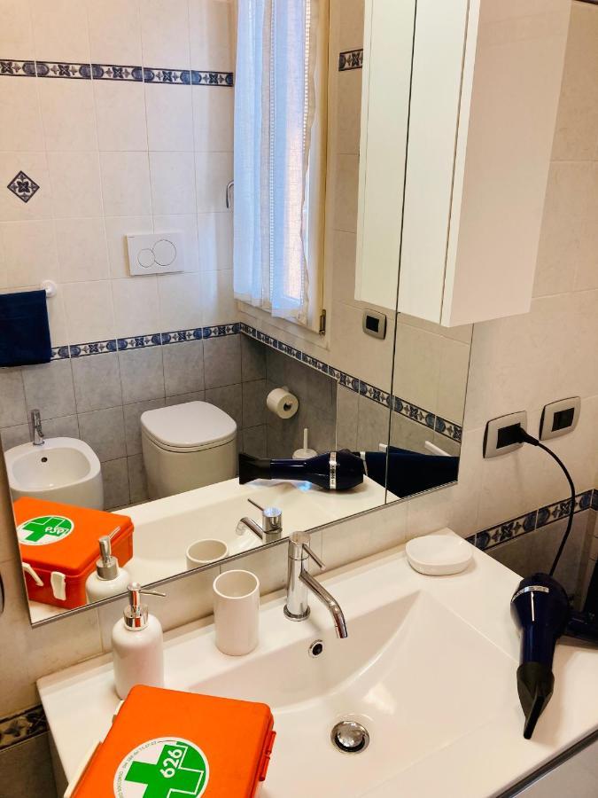 Tuliphouse Da Davide Apartment Болоня Екстериор снимка