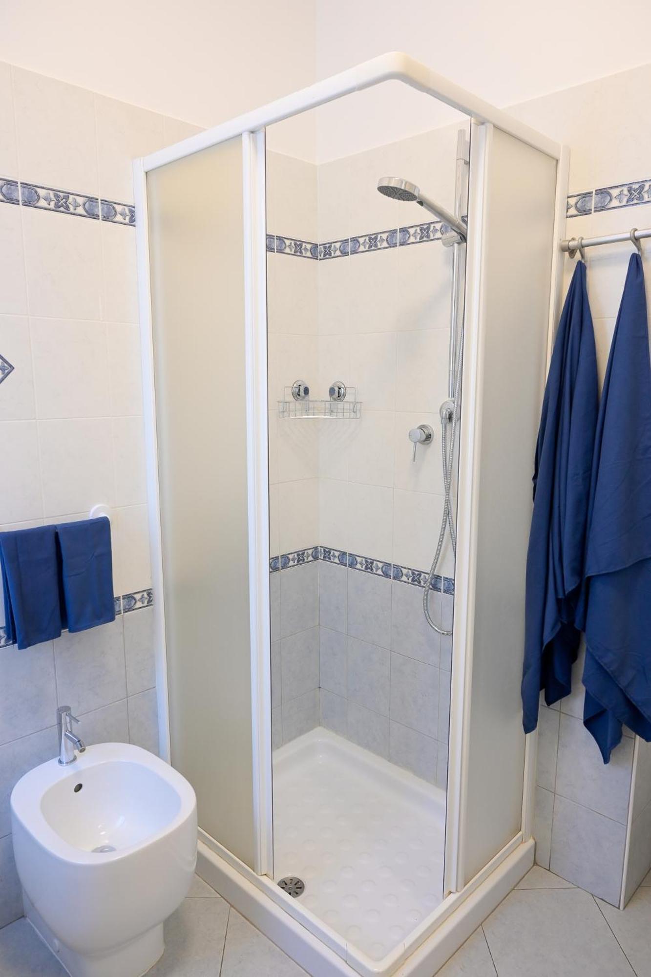 Tuliphouse Da Davide Apartment Болоня Екстериор снимка